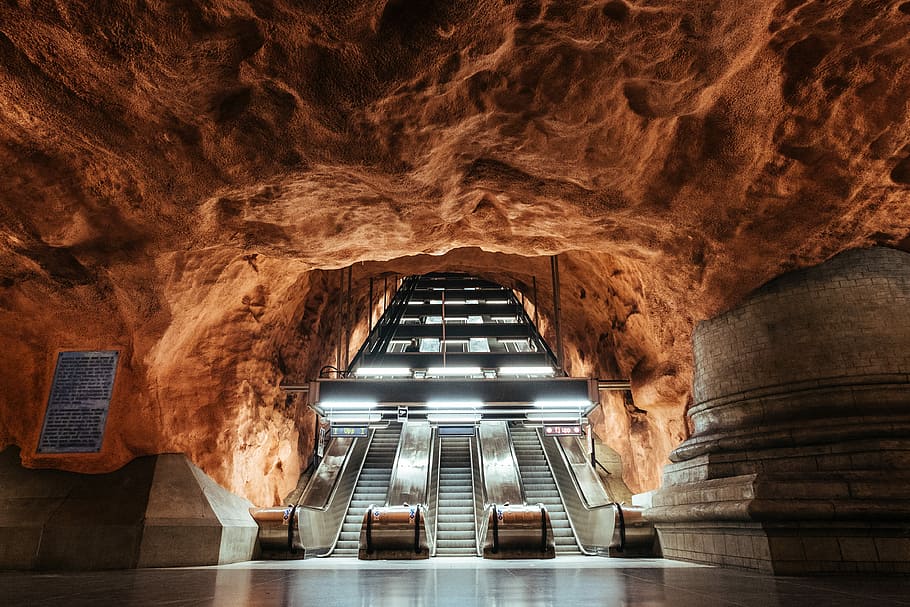 empty escalator inside cave building, empty escalator inside building HD wallpaper
