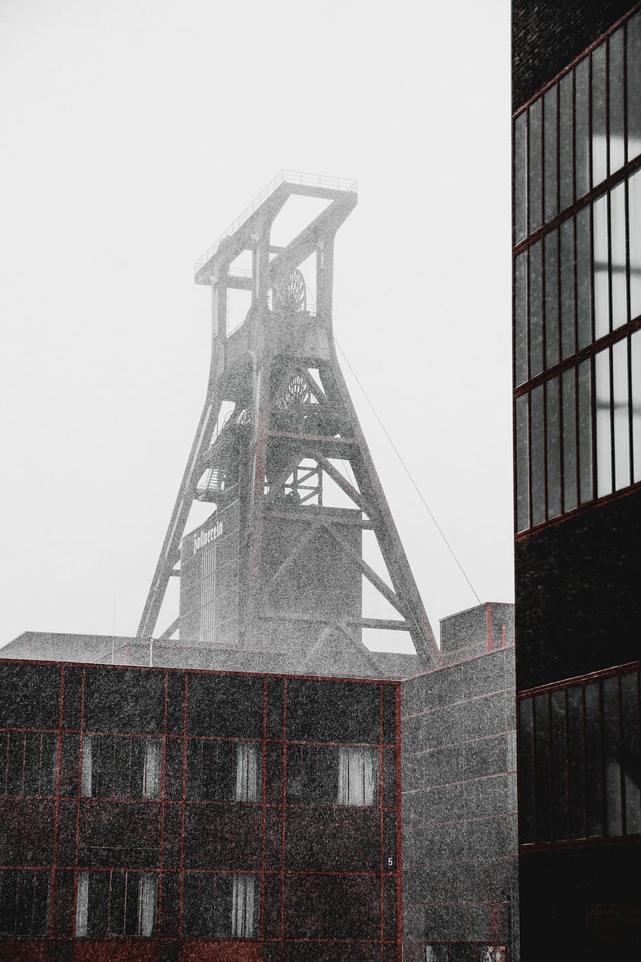 brown and black high rise building, untitled, structure, mine HD wallpaper