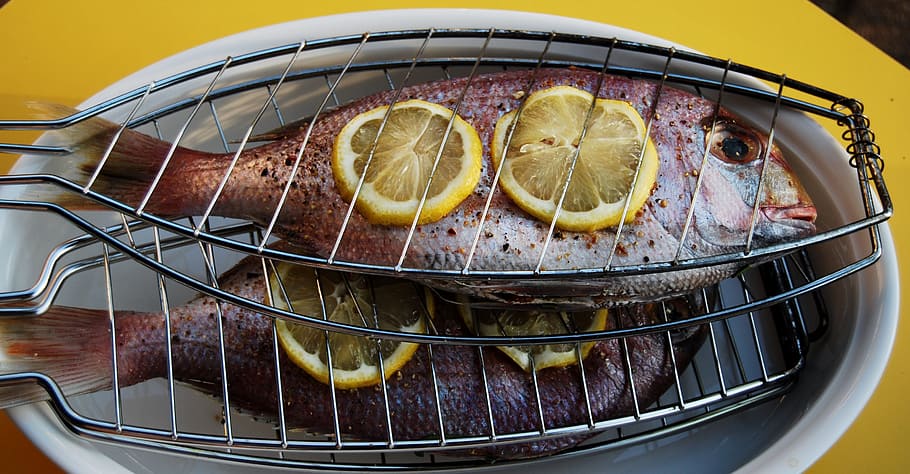 two fishes in side-by-side grill, sea bream, barbecue, buffet, HD wallpaper