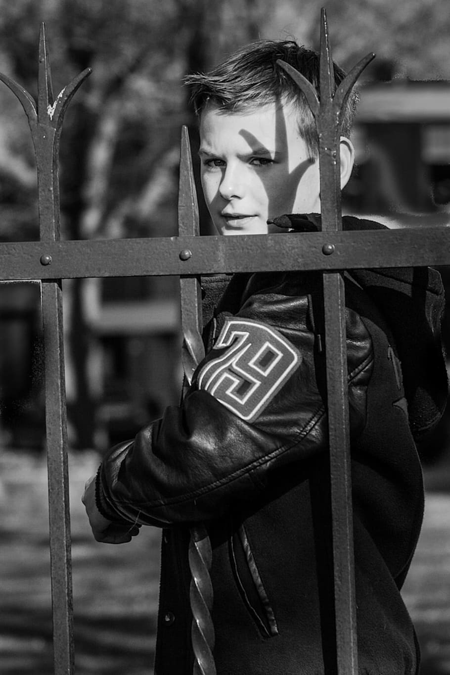 fence, boy, tough, wait, outdoor, child, watch, stand, winter HD wallpaper