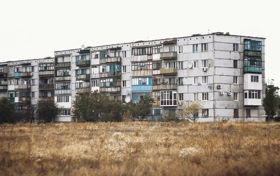 architecture, building, grass, old, trees, well-worn, building exterior HD wallpaper