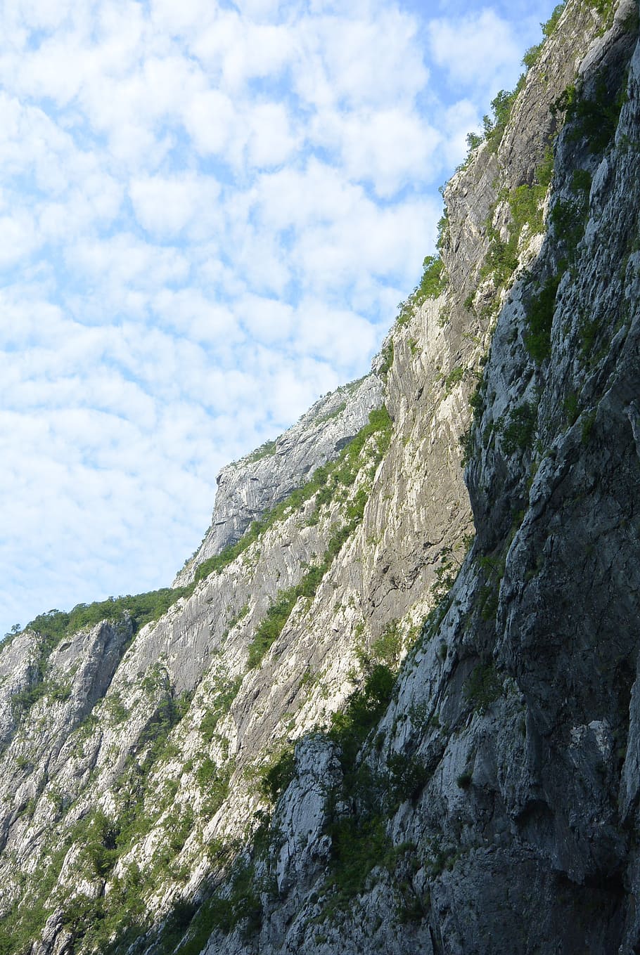 canyon, height, mountains, shadow, rocks, clouds, dahl, landscape HD wallpaper