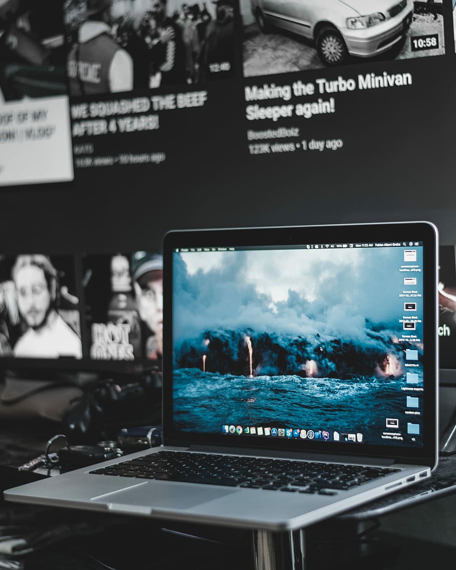 MacBook Pro, turned on MacBook Pro, laptop, apple, screen, photo HD wallpaper