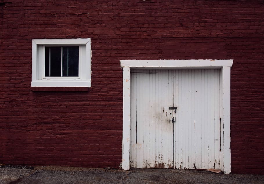 brown and white building at daytime, white metal gate, window HD wallpaper