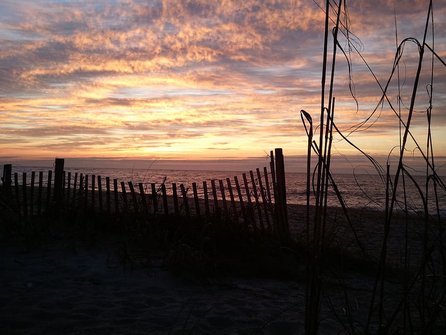 sunset, beach, fence, night, romantic, peaceful, beauty, color HD wallpaper