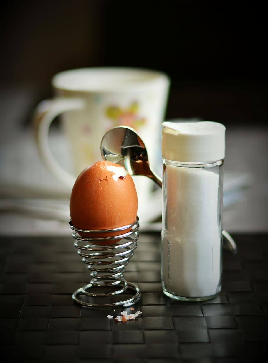 egg, hen's egg, breakfast egg, salt shaker, eggshell, chicken product HD wallpaper