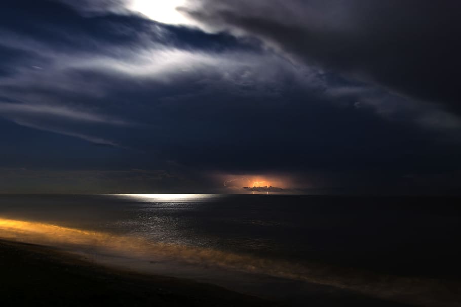 body of water at nighttime, body of water during sunset, night time HD wallpaper