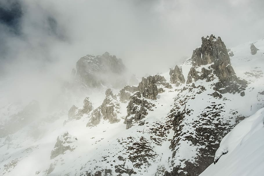 Lost on mountain, mountain covered with snow, nature, mist, fog HD wallpaper