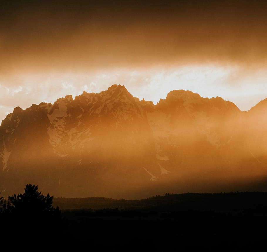 snow-covered mountains, silhouette color of trees and mountain at daytime HD wallpaper