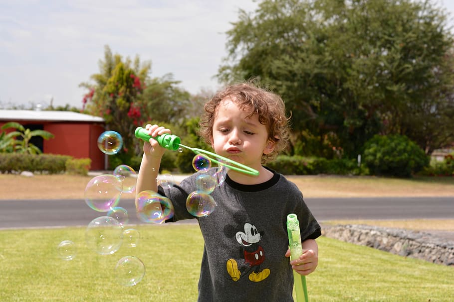 bubbles, soap bubbles, child, walk, garden, fun, playing, bubble Wand HD wallpaper