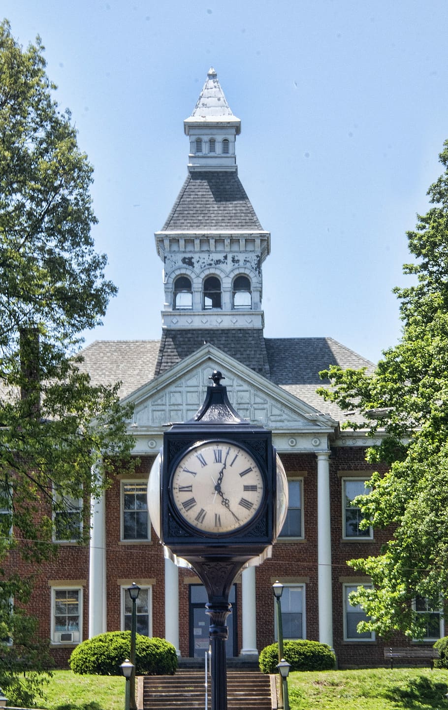 courthouse, clock, justice, architecture, landmark, city, historic HD wallpaper