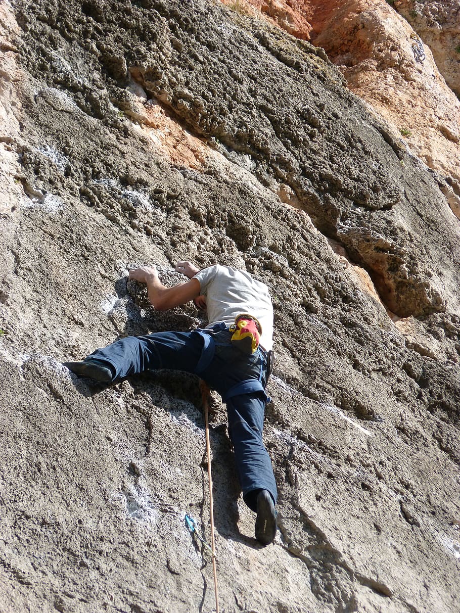 man rock climbing during daytime, climber, rock wall, siurana HD wallpaper