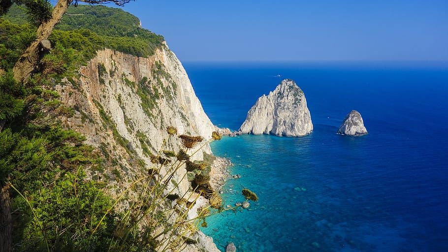 Mountain by the Sea, bay, beach, cliff, coast, coastline, flora HD wallpaper