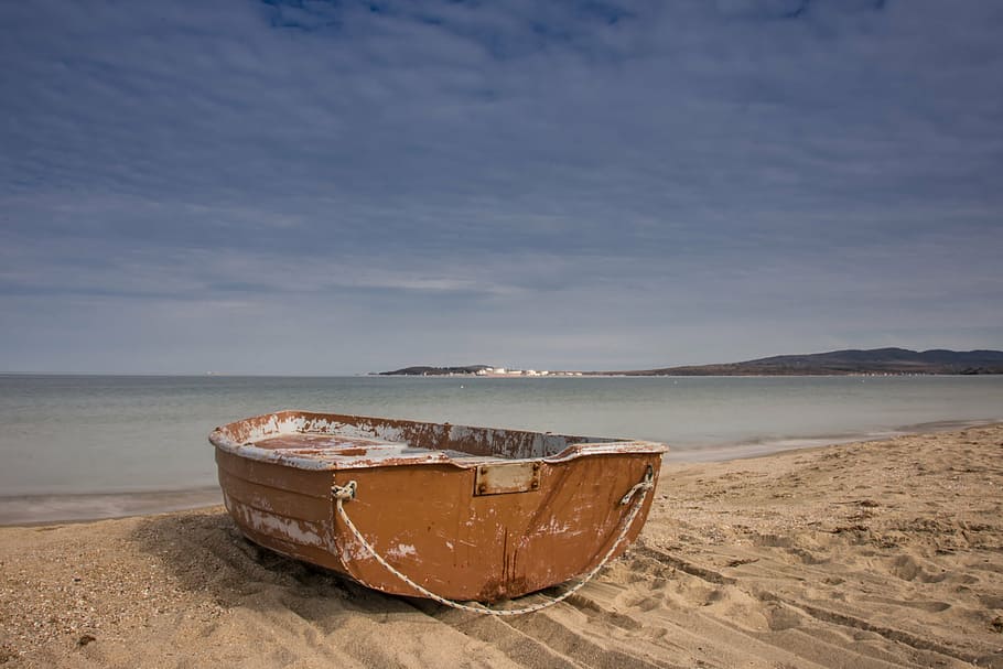 brown jon boat near beach during daytime, sea, bulgaria, sand, HD wallpaper