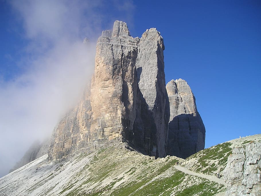 rocky mountain under clouds, three zinnen, lavaredo, north wall HD wallpaper