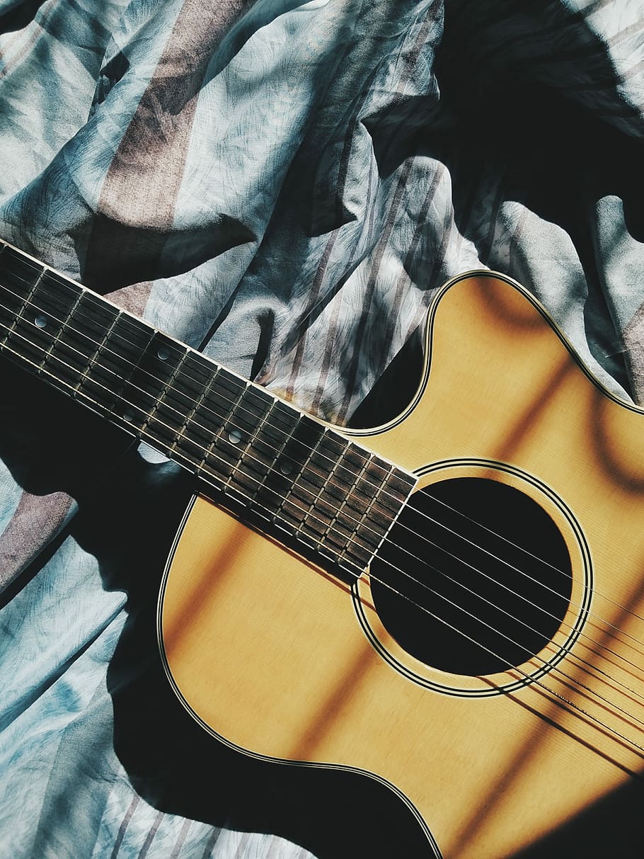 No music. No life., brown single cutaway acoustic guitar on green cloth, HD wallpaper