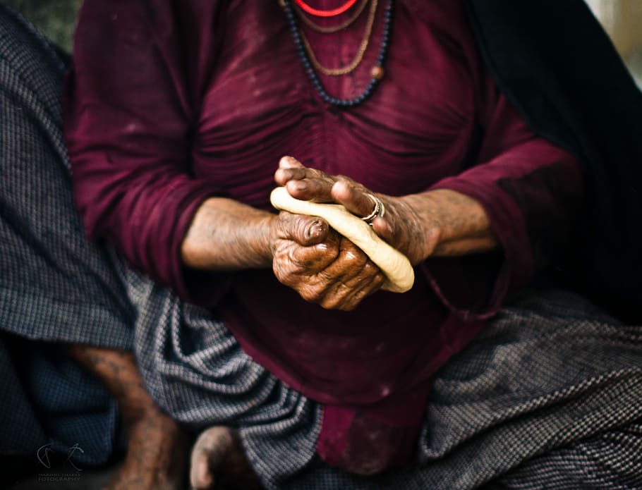 Rabari Cook, person molding dough, hands, cooking, bread, making, HD wallpaper