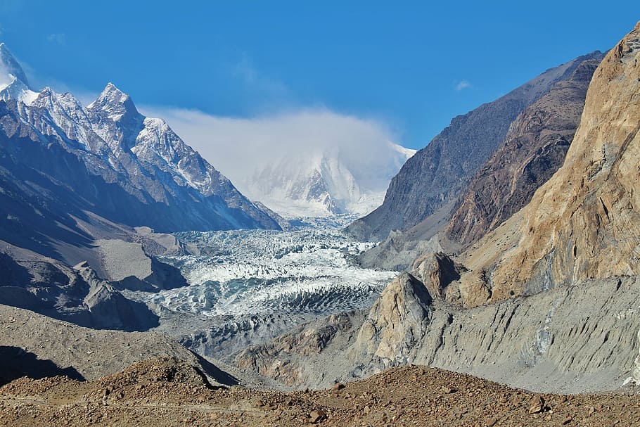 A scenic view of Batura Glacier