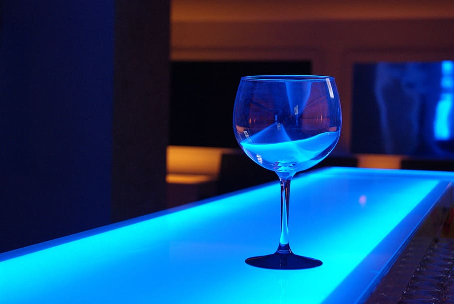 clear drinking glass with clear liquid inside, disco, night HD wallpaper