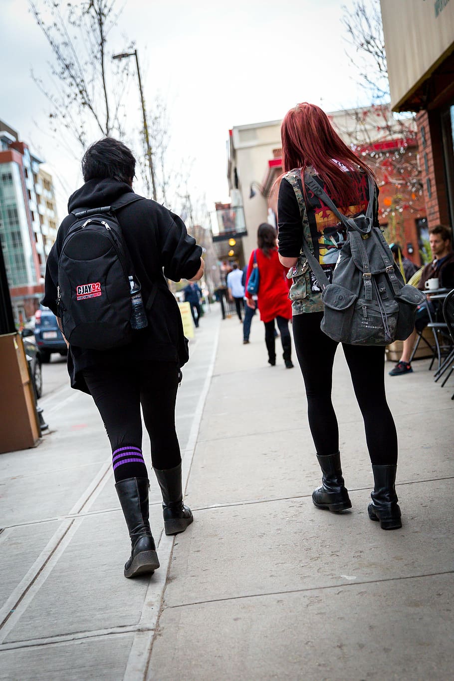 man and woman about to walk, street, students, walking, young HD wallpaper