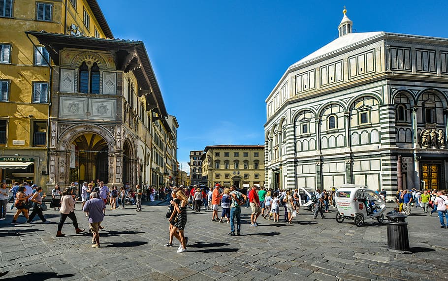 woman walking on the street during daytime, firenze, duomo HD wallpaper