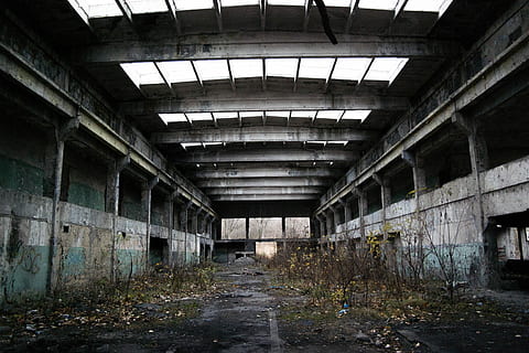 captured of a abandoned concrete building, factory, hall, old HD wallpaper