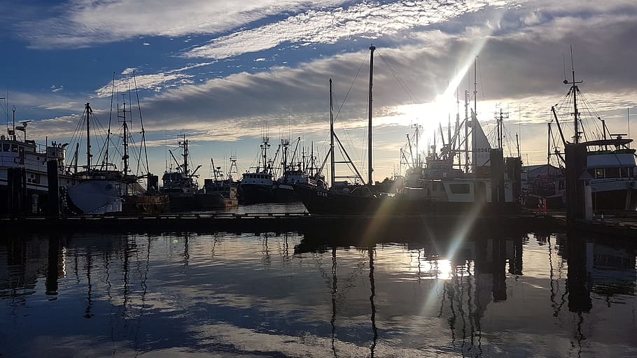 ships, water, docks, sunset, reflection, sky, cloud - sky, nautical vessel HD wallpaper