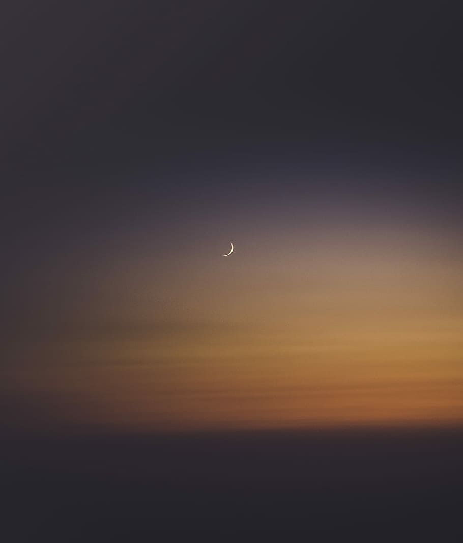 crescent moon during sunset, photography of crescent moon, sky HD wallpaper