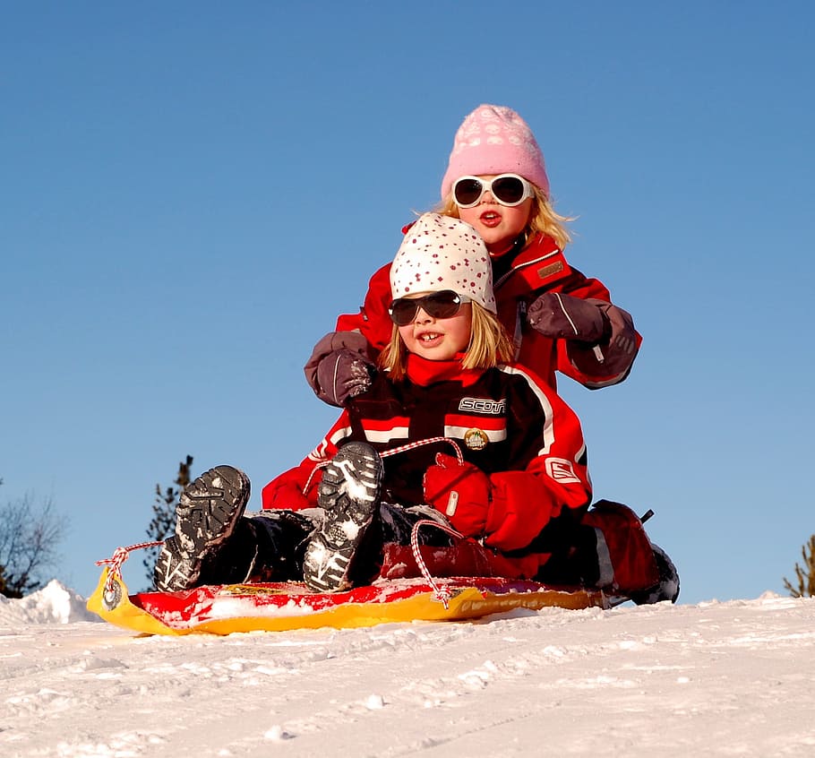 2 Girl's Playing on Snow, children, clouds, cold, fun, girls HD wallpaper