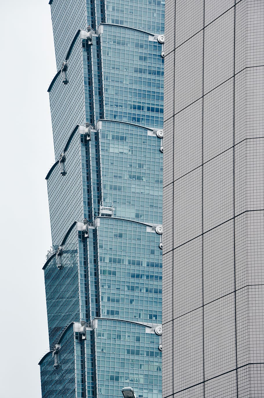 low-angle photography of high-rise building, closeup photo of building HD wallpaper