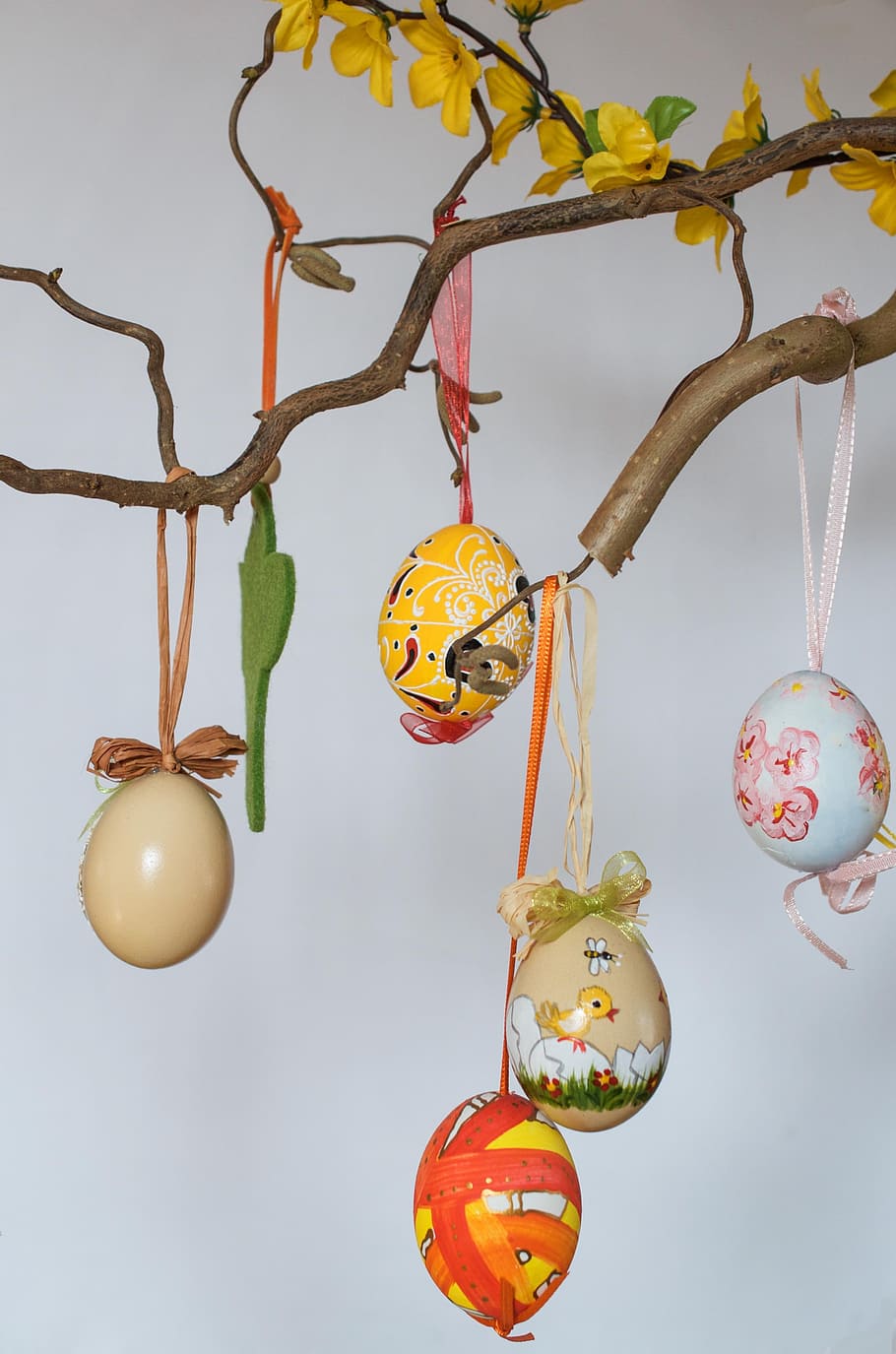 easter bush, egg, colorful, easter eggs, hanging, celebration HD wallpaper
