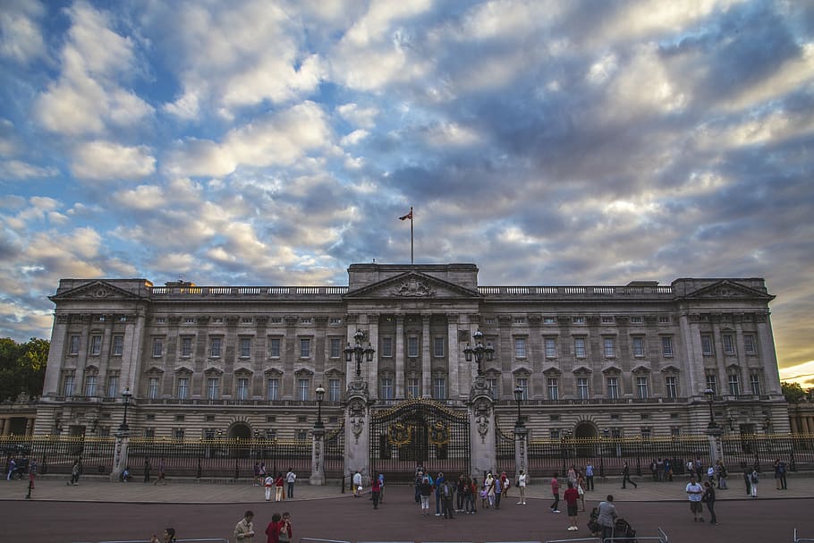 white building with cloudy sky, buckingham, buckingham palace, HD wallpaper