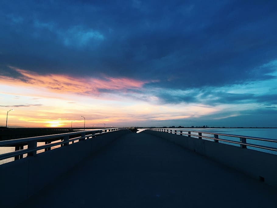 Sunset over the Bridge and Bay in Tampa, Florida, clouds, dusk HD wallpaper