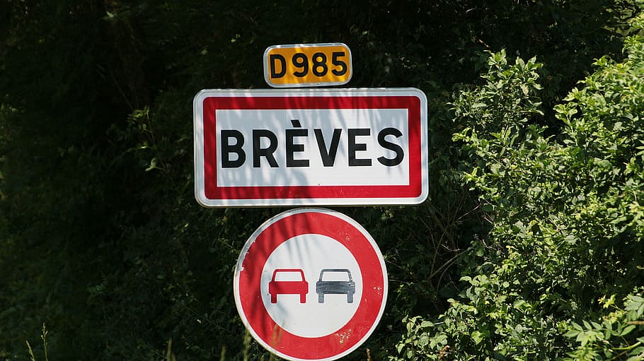 brief, village, panel, road, name, sign, communication, text HD wallpaper