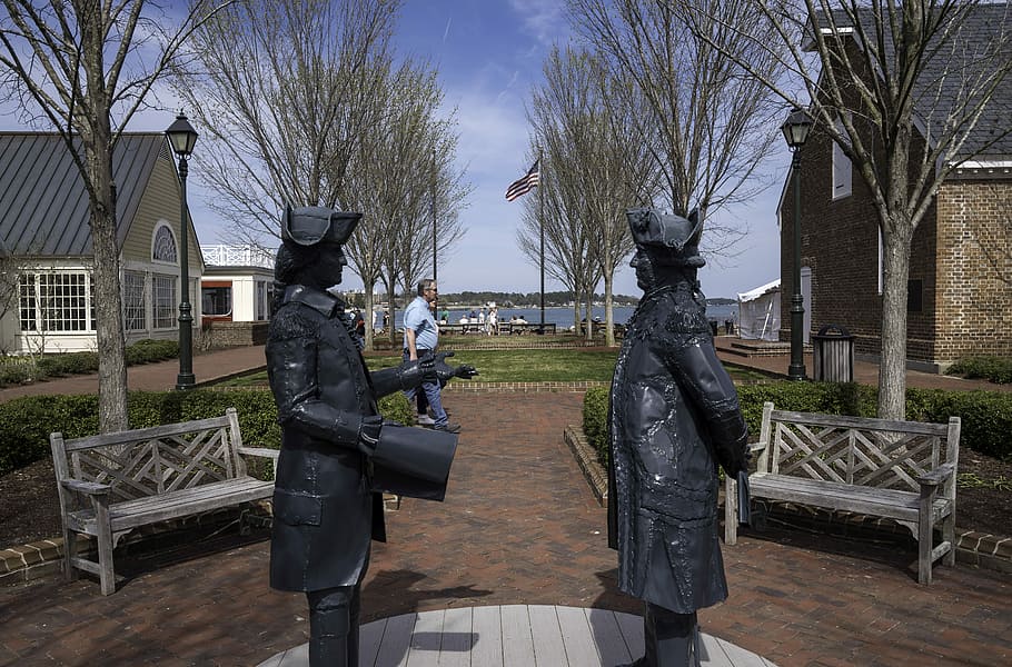 Statue of Two Colonial Gentlemen in Yorktown, Virginia, photos, HD wallpaper