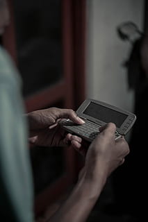 phone-mobile-phone-hand-texting-thumbnai