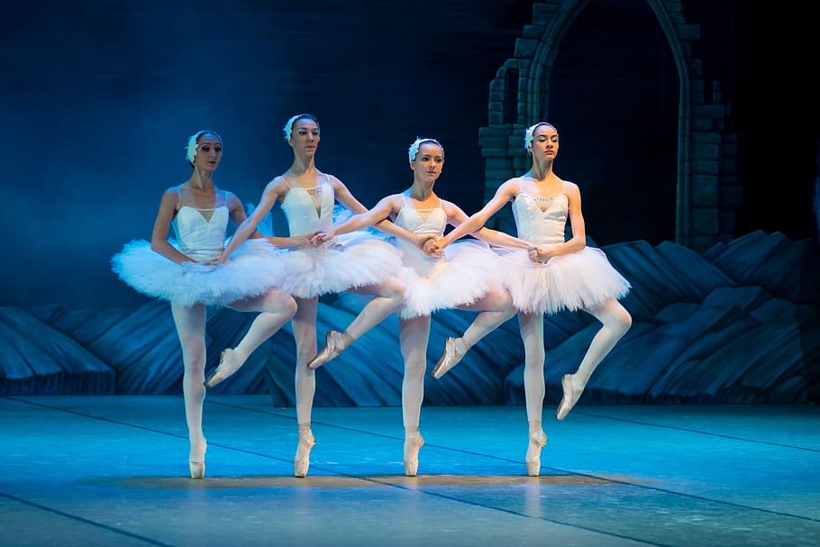 several ballet dancer on tip-toe stance inside well lighted room, HD wallpaper