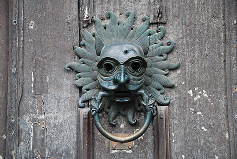 close-up of gray tribal door knocker, durham, cathedral, metal HD wallpaper