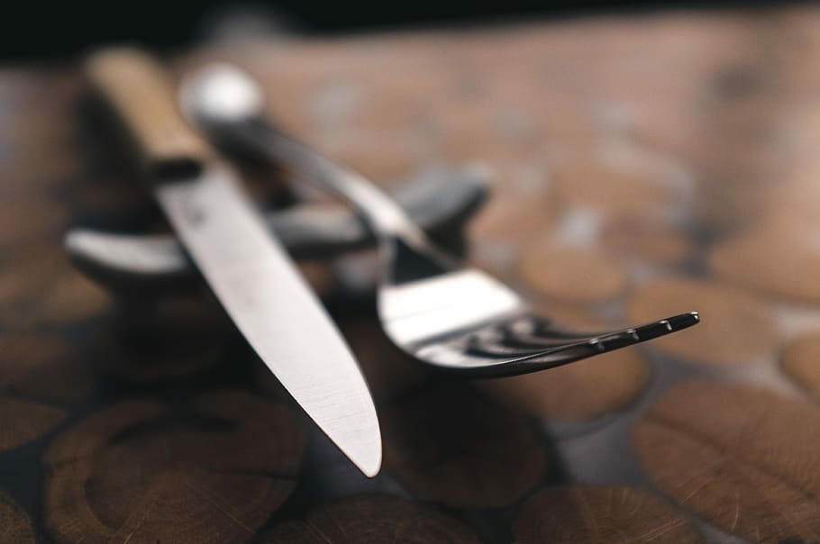 Fork and steak knife close up, kitchenware, restaurant, silverware HD wallpaper