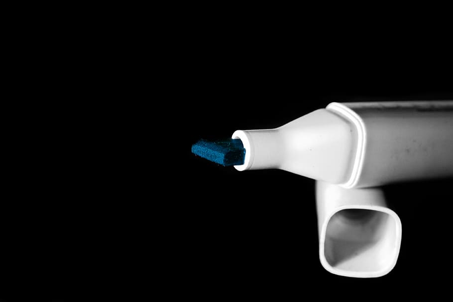 copic, marker, pen, blue, draw, black background, studio shot HD wallpaper