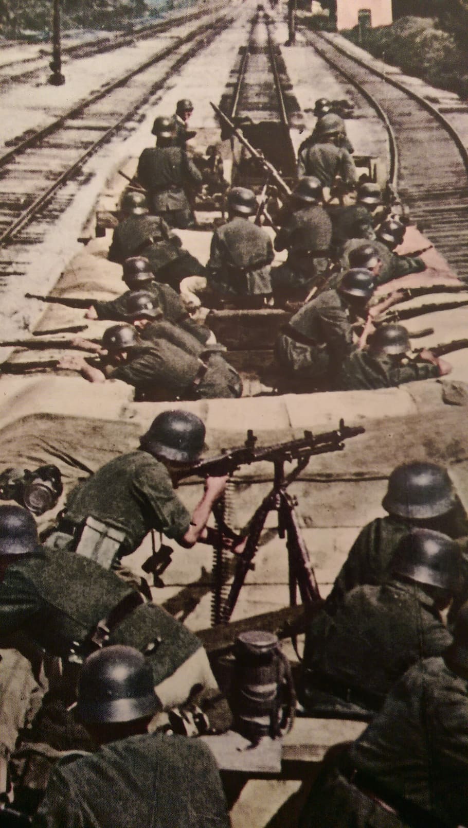 soldiers holding rifles, Ww2, War, Guns, Outdoor, History, military