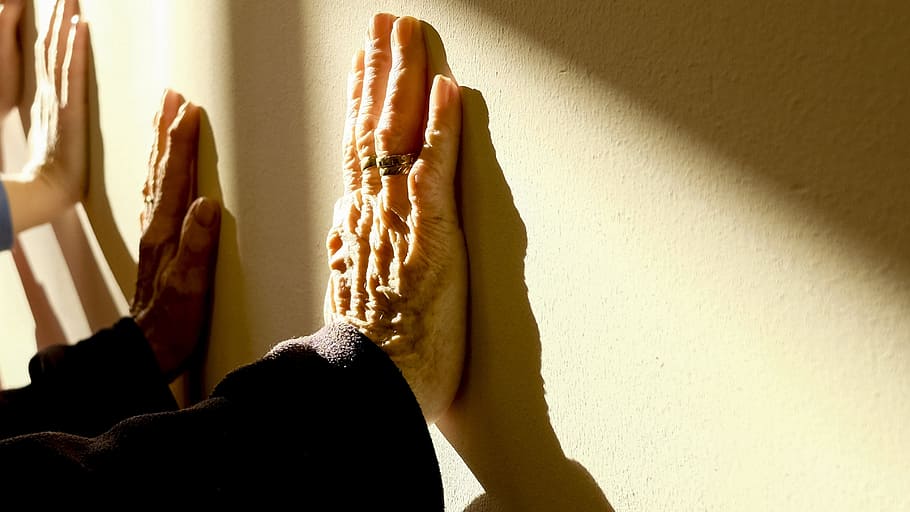 hand, palm, ring, wall, light, human body part, one person HD wallpaper