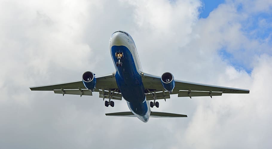 flying blue and white airliner, jet, aircraft, start, take off HD wallpaper