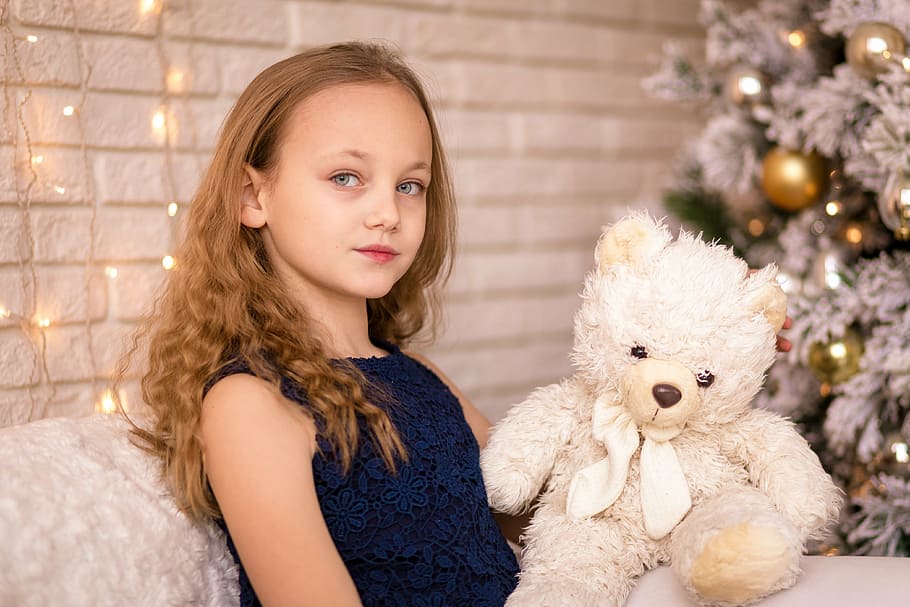 photo of girl sitting couch holding white bear plush toy, child, HD wallpaper