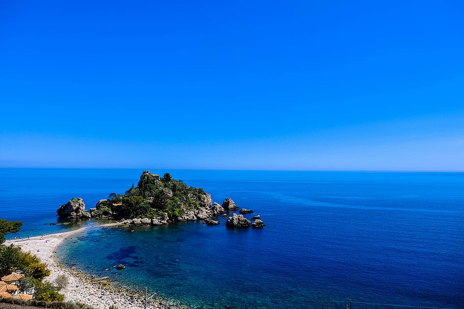 green island in the middle of body of water, beach, blue, horizon HD wallpaper