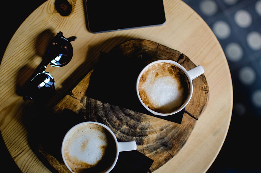 coffee, table, shades, sunglasses, chill, date, tablet, wood HD wallpaper