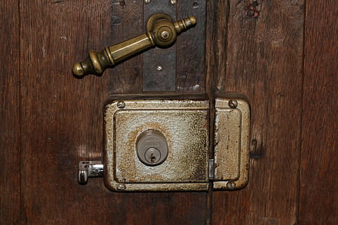 box closed, castle, door, input, wood, handle, capping, house entrance HD wallpaper