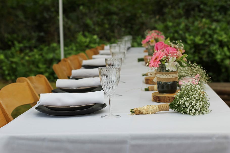 Wedding, Table, Glasses, Flowers, Plates, tent, place setting HD wallpaper