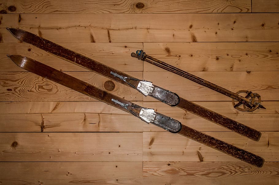 pair of brown ski-blades on pallet floor, old, retro, winter HD wallpaper