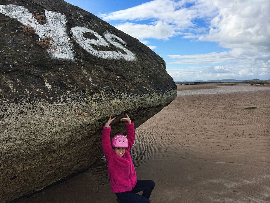 solid, yes, positive, girl, scotland, scottish, lassie, rock HD wallpaper